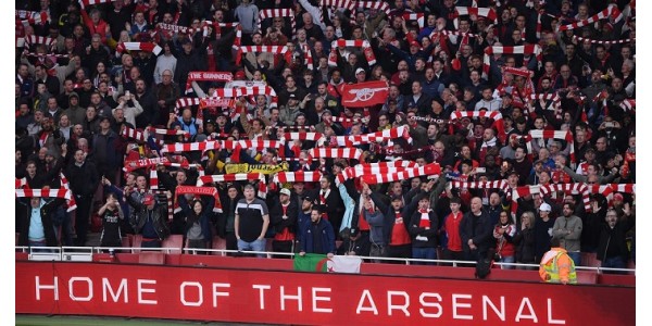 Arsenalin mestaruusvoitto on kuin osa joidenkin fanien nuoruutta Arsenalin mestaruusvoitto on kuin osa joidenkin fanien nuoruutta